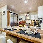 Kolin Kaskilinna Villa *